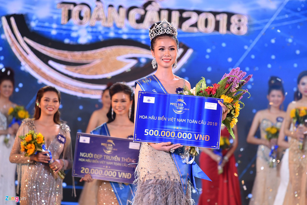 Chung kết Hoa hậu Biển Việt Nam: Cô gái Tiền Giang 19 tuổi lên ngôi